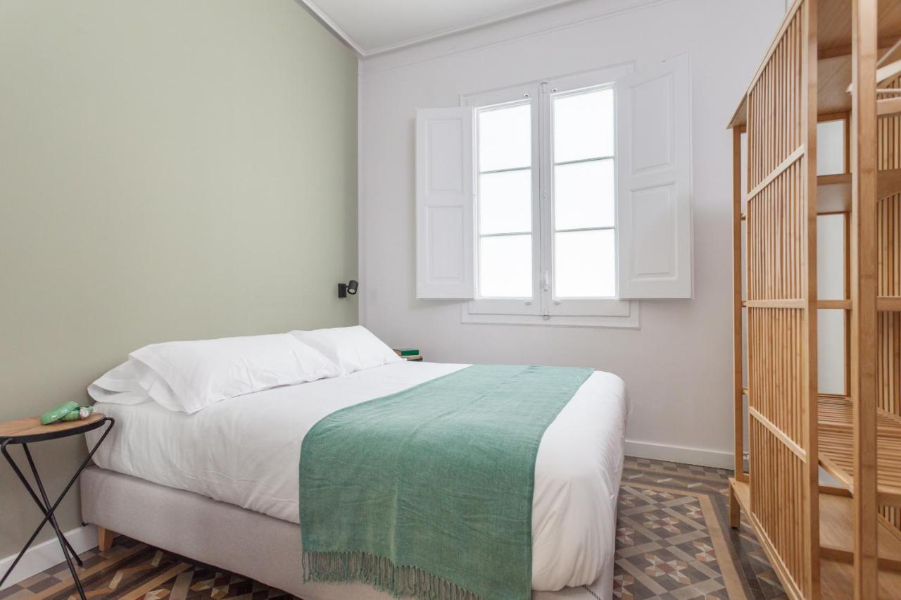 6 Dormitorios En Apartamento Modernista En El Corazon De Barcelona Exterior foto