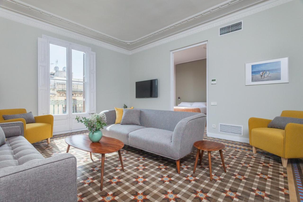 6 Dormitorios En Apartamento Modernista En El Corazon De Barcelona Exterior foto