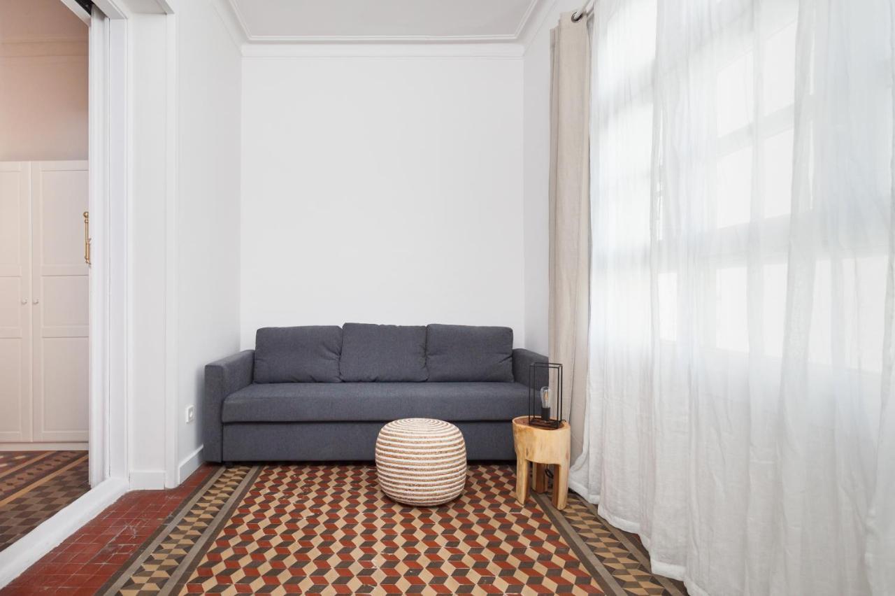 6 Dormitorios En Apartamento Modernista En El Corazon De Barcelona Exterior foto
