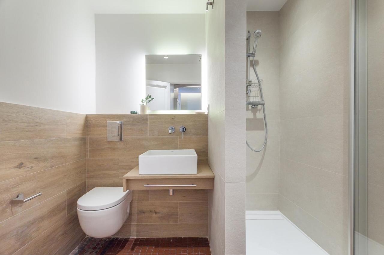 6 Dormitorios En Apartamento Modernista En El Corazon De Barcelona Exterior foto